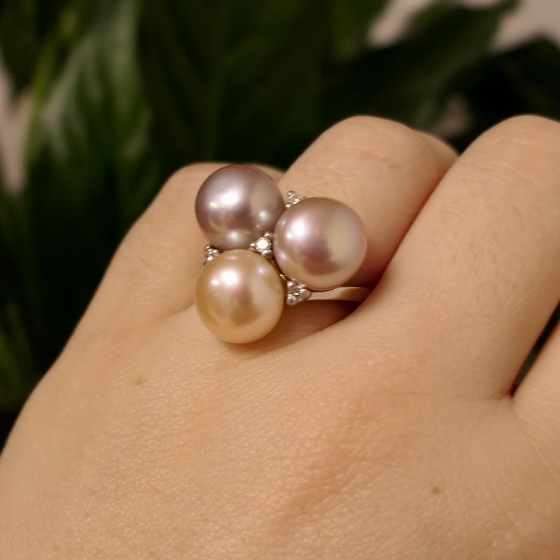 Image 9 of White gold ring with pearl and diamonds; 0.06 ct.