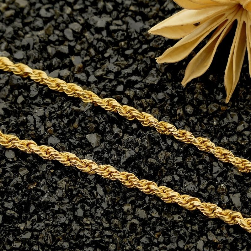 Image 2 of 22 carat gold twisted link chain