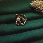 Image 2 of 8 carat vintage brooch with pearl