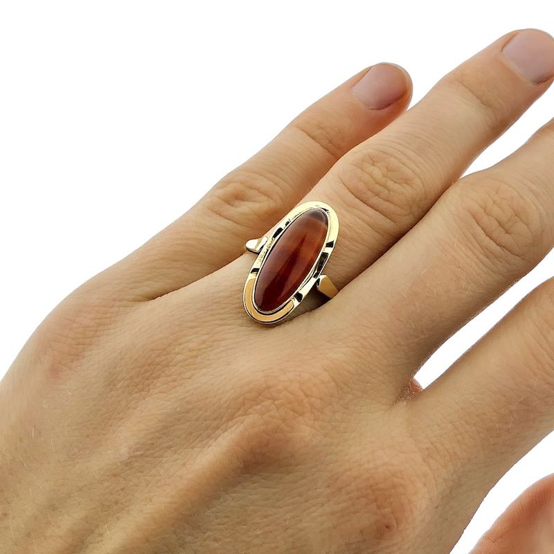 Image 5 of Vintage gold ring with carnelian bandagate