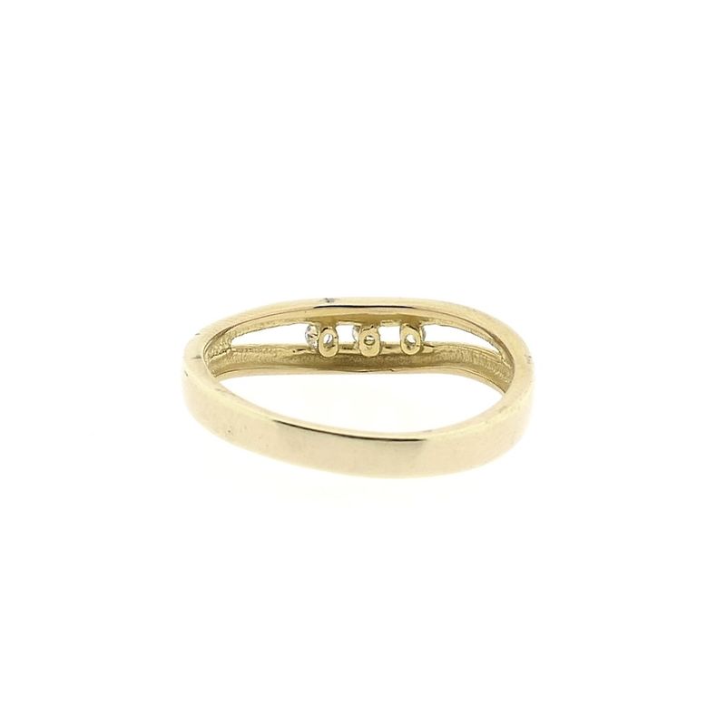 Image 3 of 8 carat ring with zirconia