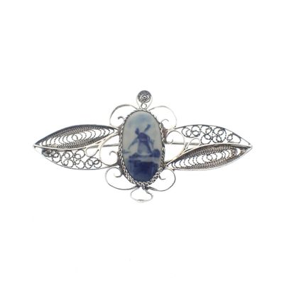 Silver old Dutch brooch with Delft blue Image 1 of Silver old Dutch brooch with Delft blue