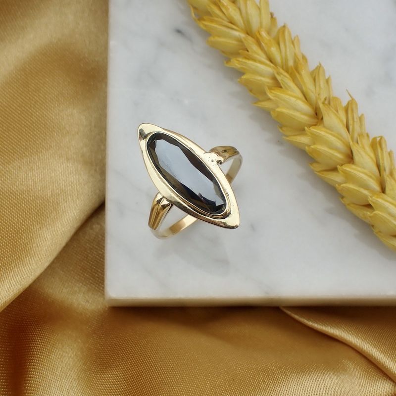 Image 2 of Gold ring with hematite stone | Vintage