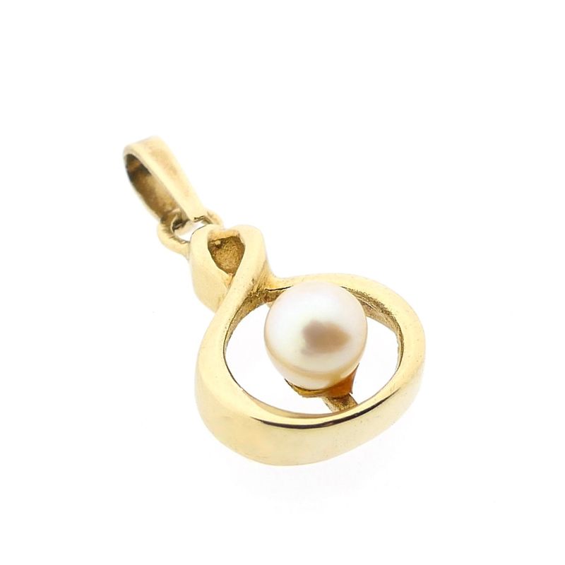 Image 4 of 8 Karat Pendant with a Pearl