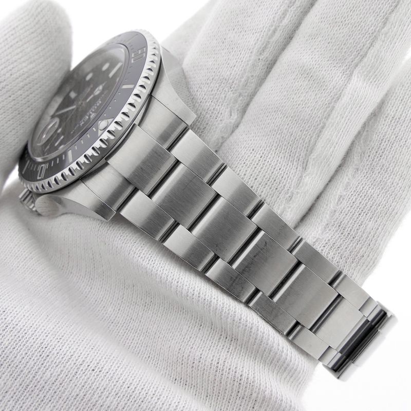 Image 24 of Rolex Sea-Dweller 43mm 126600; Automatic men's diving watch