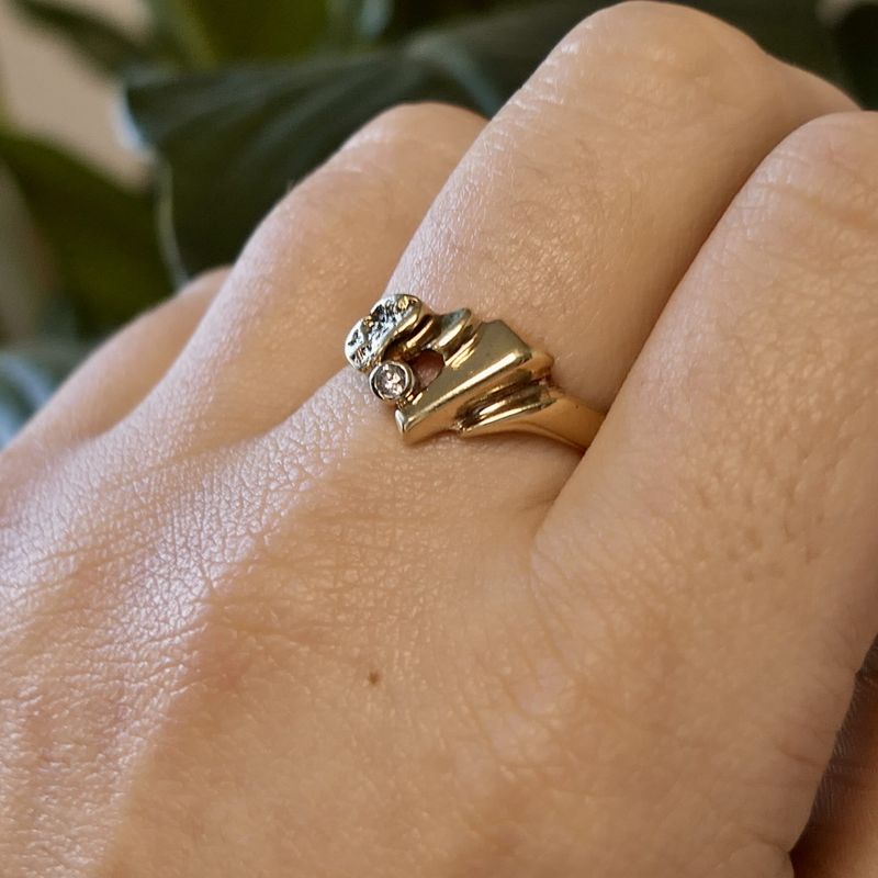 Image 7 of Gold ring with diamond; 0.03 ct.