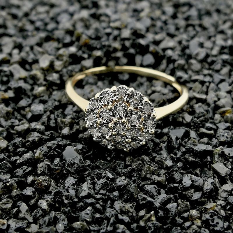 Image 2 of Gold entourage ring with diamond | 0.095 ct.