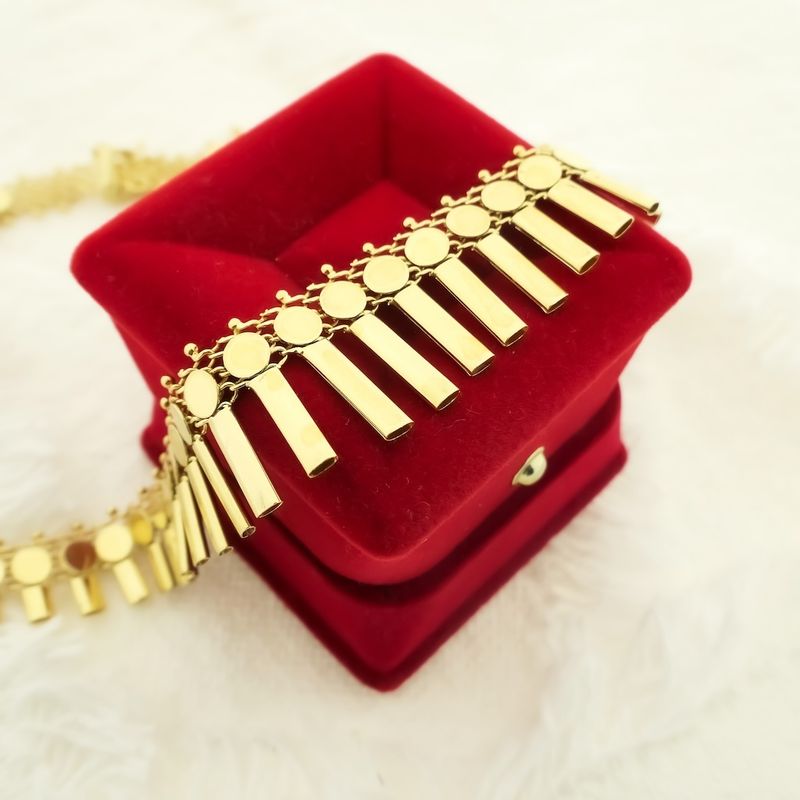 Image 2 of Vintage gold Cleopatra link chain