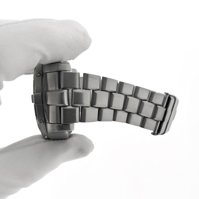 Image 16 of Breitling Chrono Avenger Titanium E13360; Chronograph men's watch