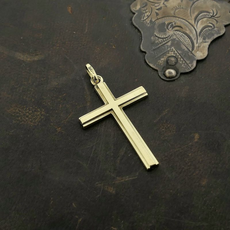 Image 2 of Gold pendant of a cross