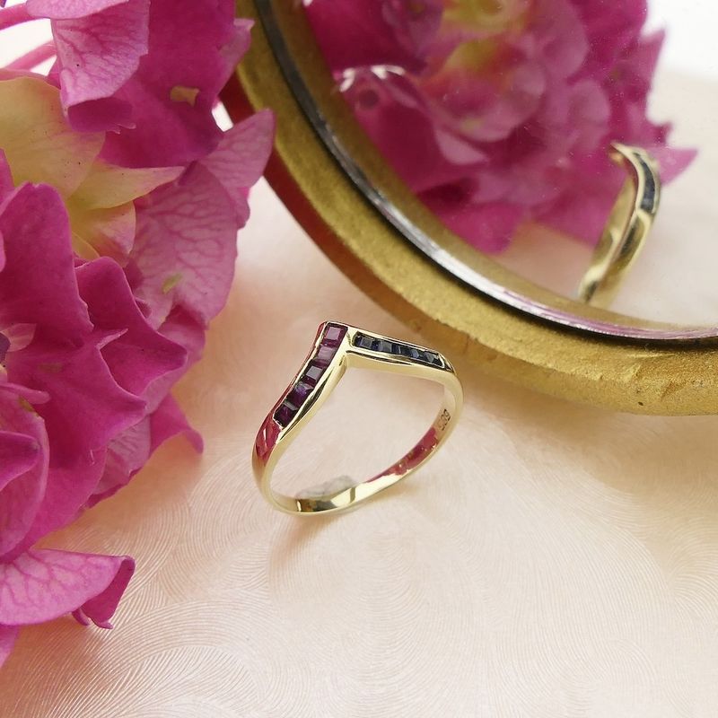 Image 2 of Gold V-shaped ring with ruby ​​and sapphire
