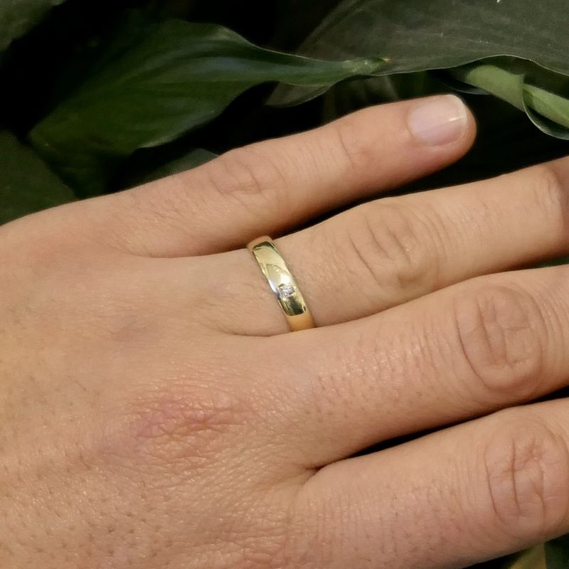 Image 8 of Gold sliding ring with diamond | 0.01 ct.