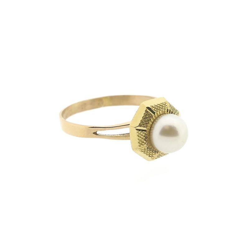 Image 4 of Vintage two-tone gold ring with pearl