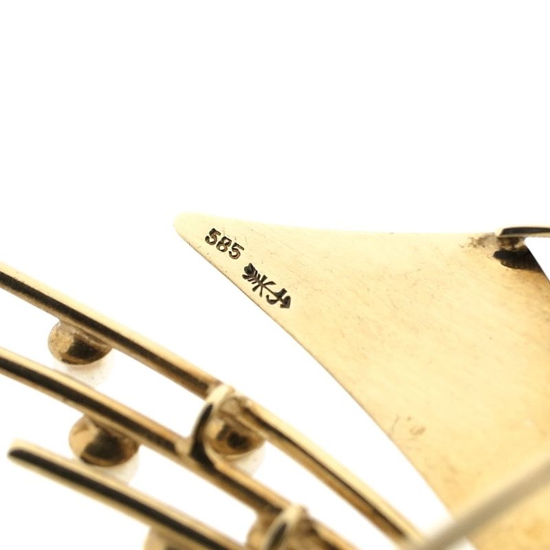 Image 6 of Vintage gold brooch with pearls