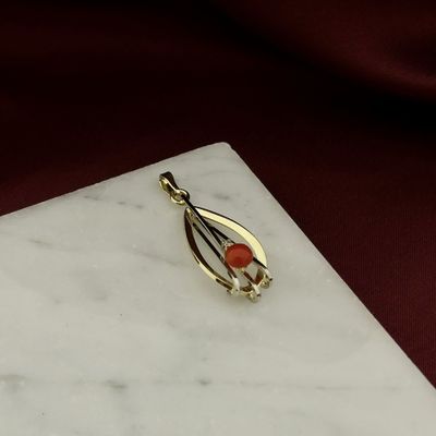 Image 2 of Bicolor gold pendant with red coral and diamond | 0.02 ct.