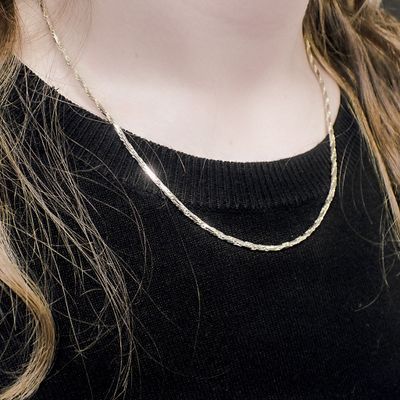 Image 2 of 18K. Two-tone twisted link chain | 49.5 cm