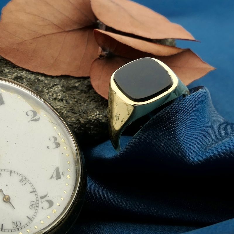 Image 2 of Gold signet ring with onyx.