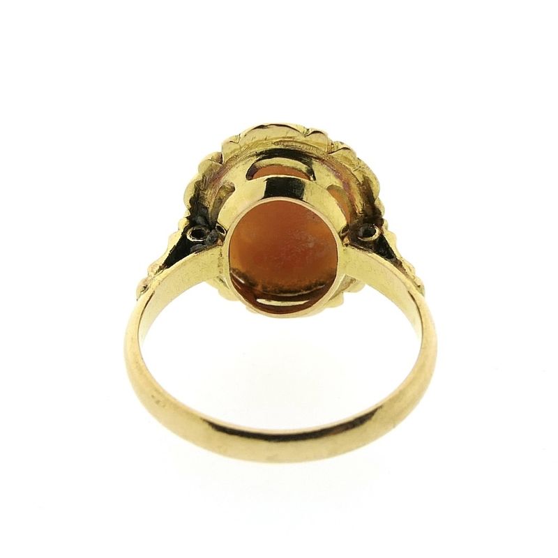 Image 4 of 22 carat vintage gold ring with cameo