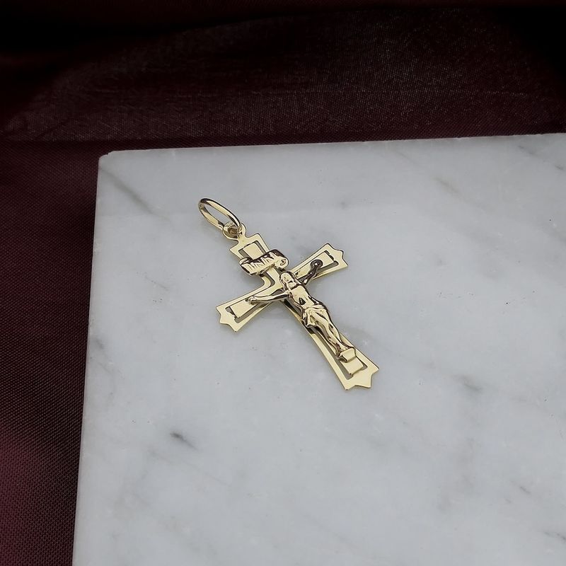 Image 2 of Gold pendant of a cross with corpus | INRI