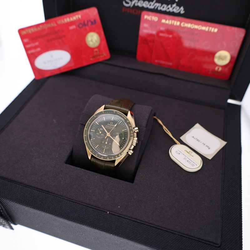 Image 15 of Omega Speedmaster Professional Moonwatch; 18ct. Moonshine Gold