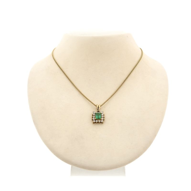 Image 6 of 18K Gold Pendant with Emerald and Diamond | 0.49 ct.