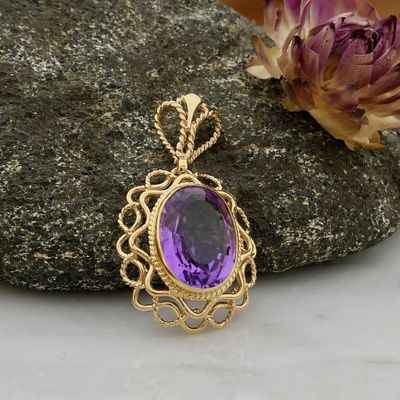 Image 2 of Vintage gold pendant with amethyst.