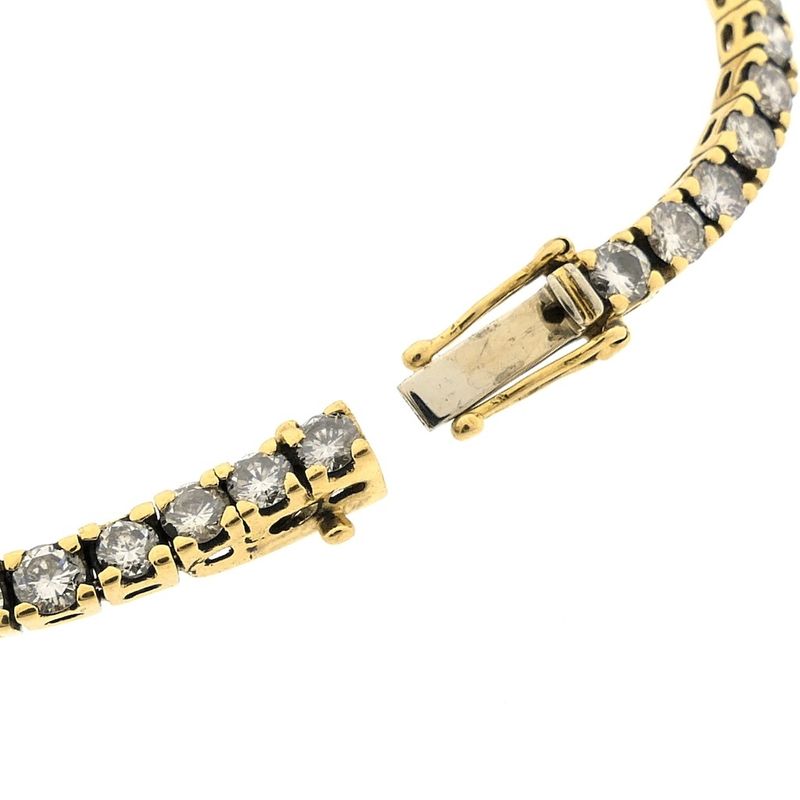 Image 7 of 18K gold tennis bracelet with diamond; 6.12 ct. | 19 cm