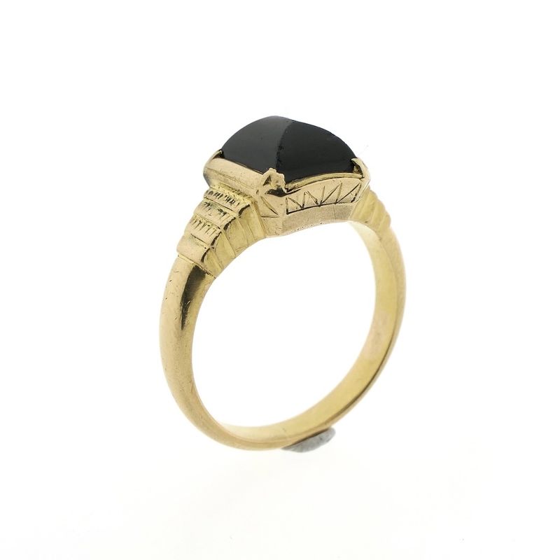 Image 3 of Vintage gold men's ring with onyx
