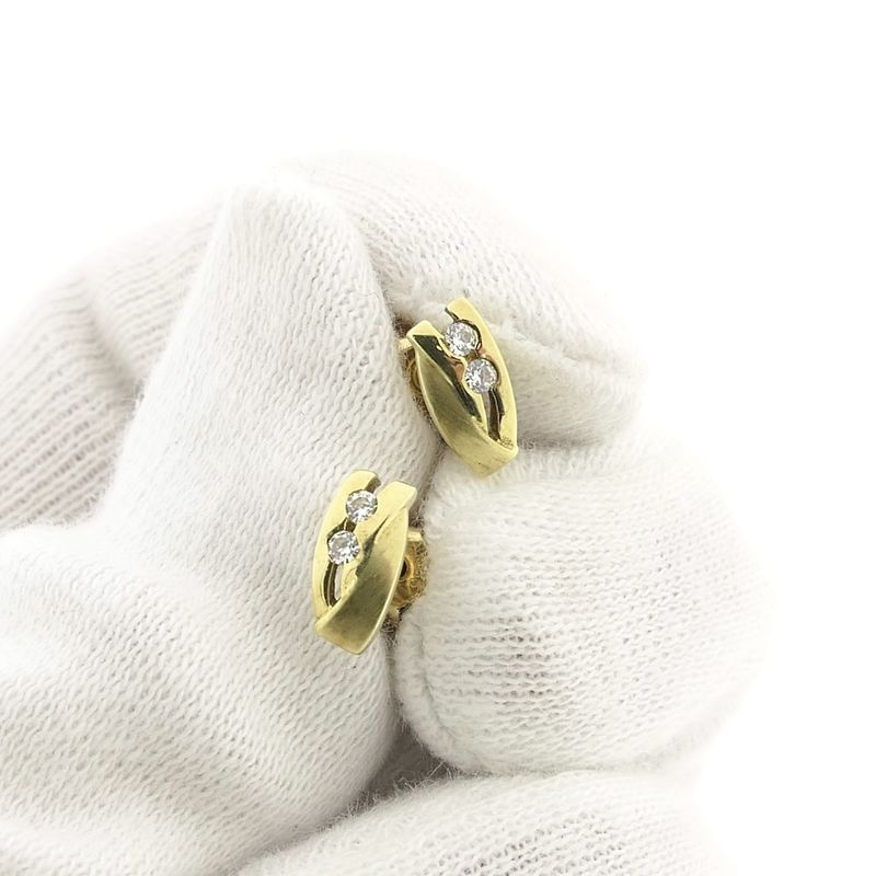 Image 7 of Gold stud earrings with zirconia