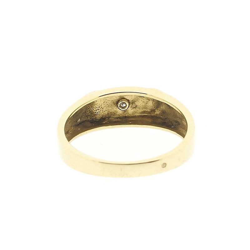 Image 6 of Gold signet ring with diamond; 0.01 ct.