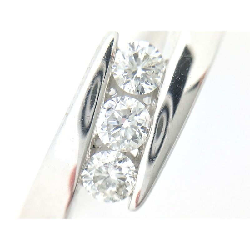 Image 4 of 9 carat ring with 0.14 ct diamonds.