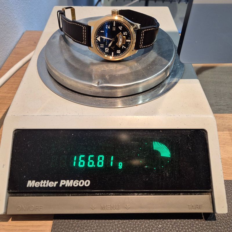 Afbeelding 14 van IWC Pilot's Watch UTC Antoine de Saint Exupéry IW3261-03; Limited Edition 18k. Gouden Heren Horloge