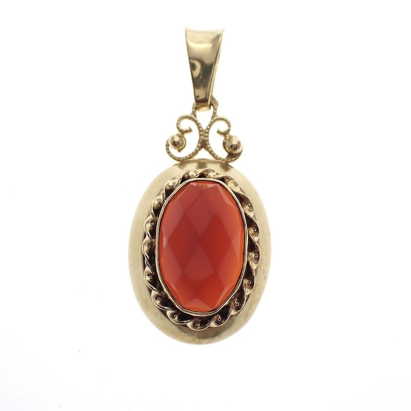 Image 1 of Gold vintage pendant with carnelian