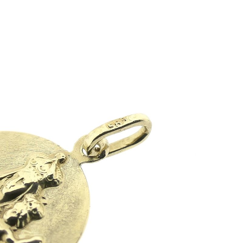 Image 6 of Gold pendant with Mary and Jesus