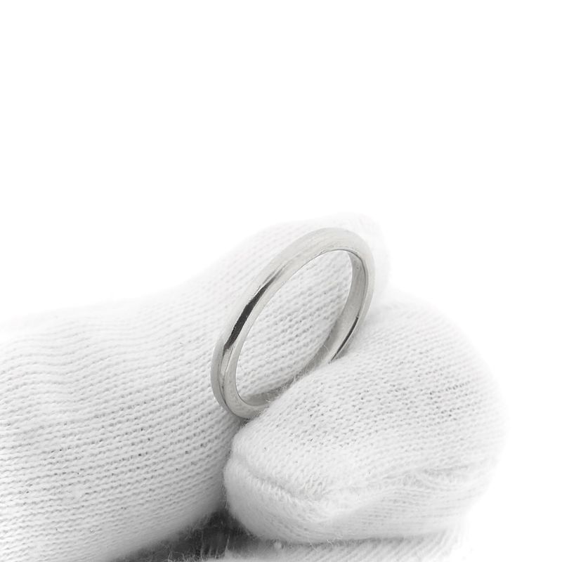 Image 6 of White gold sliding ring; Diamonde