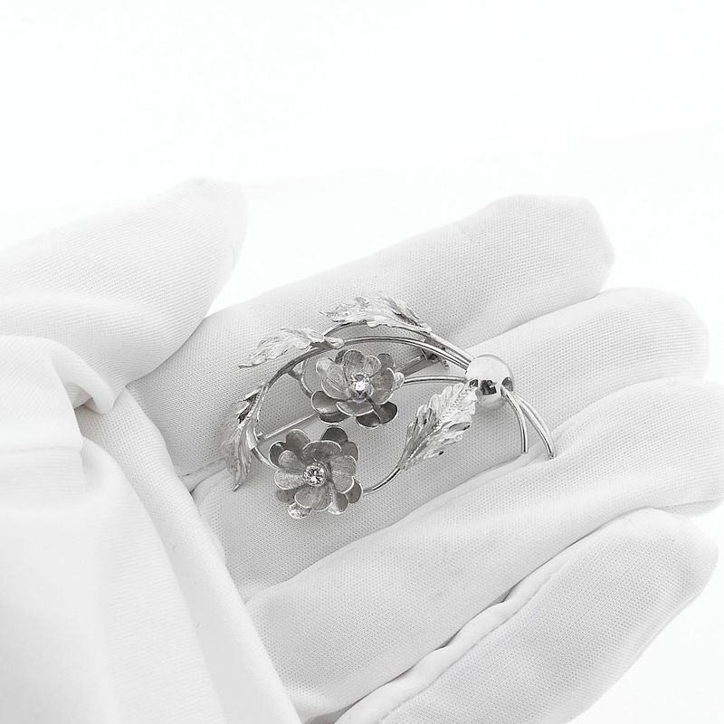 Image 8 of White gold brooch with diamonds; 0.12 ct.