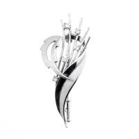 White gold brooch with diamonds; 0.30 ct.