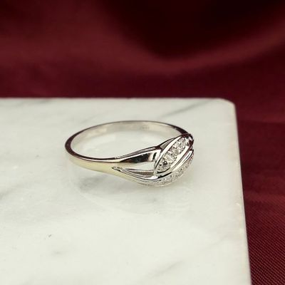 Image 2 of White gold ring with diamonds; 0.07 ct.