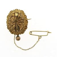 Vintage gold brooch | filigree technique