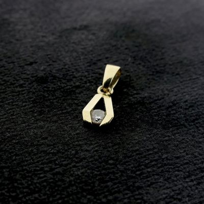 Image 2 of Gold minimalist pendant with zirconia