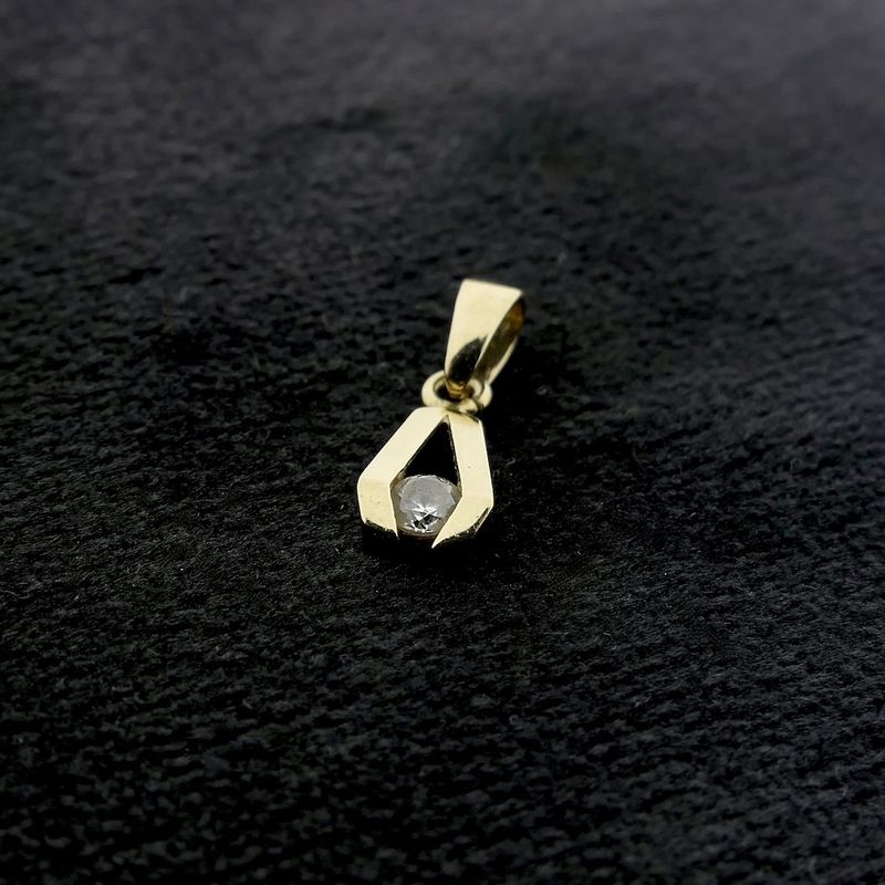Image 2 of Gold minimalist pendant with zirconia
