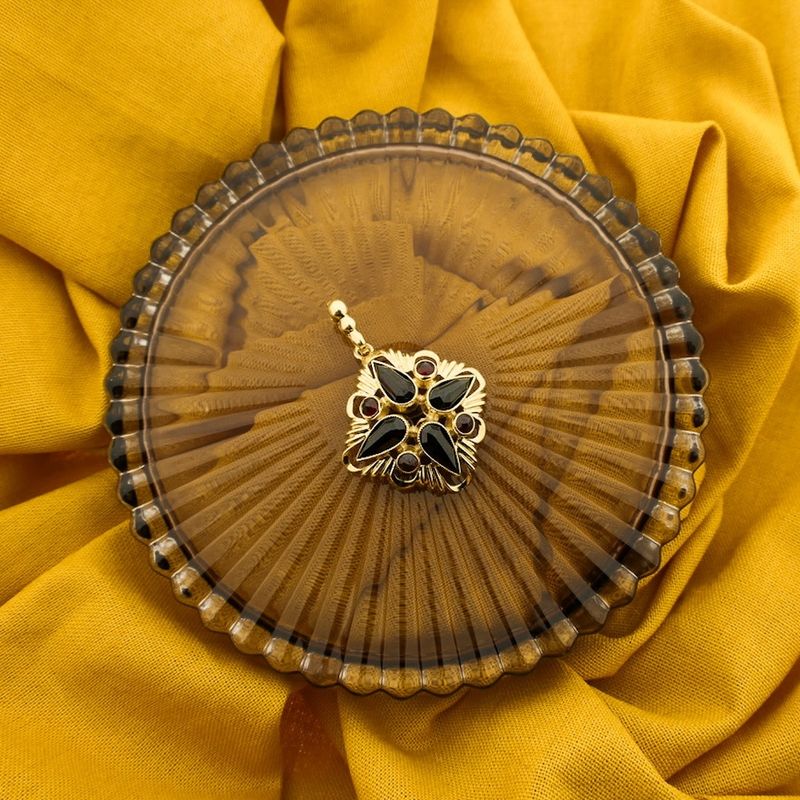 Image 8 of Vintage gold pendant with garnet