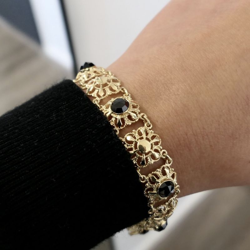 Image 4 of Antique gold boat bracelet with garnet