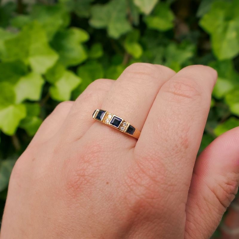 Image 5 of Gold ring with sapphire and diamond; 0.03 ct.