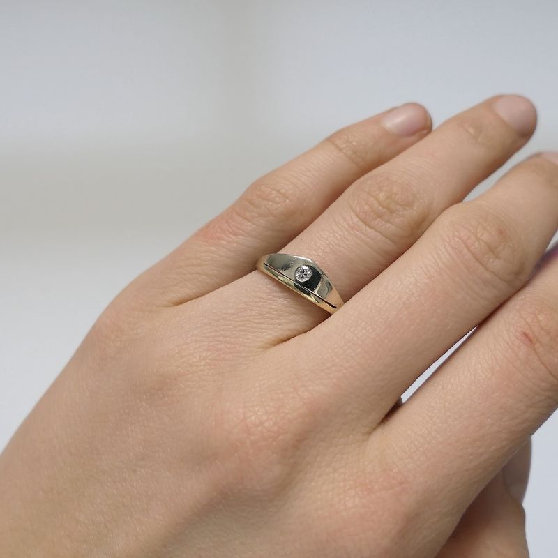 Image 5 of Gold solitaire ring with diamond 0.06 ct.