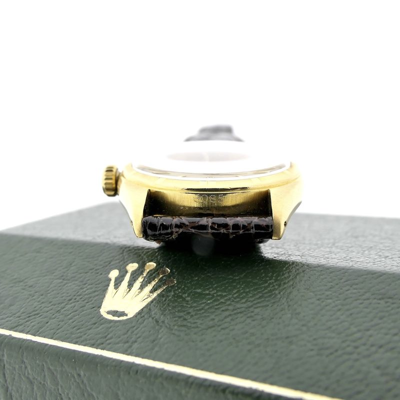 Image 28 of Rolex Oyster Perpetual 6085; Vintage 18k gold watch from 1953