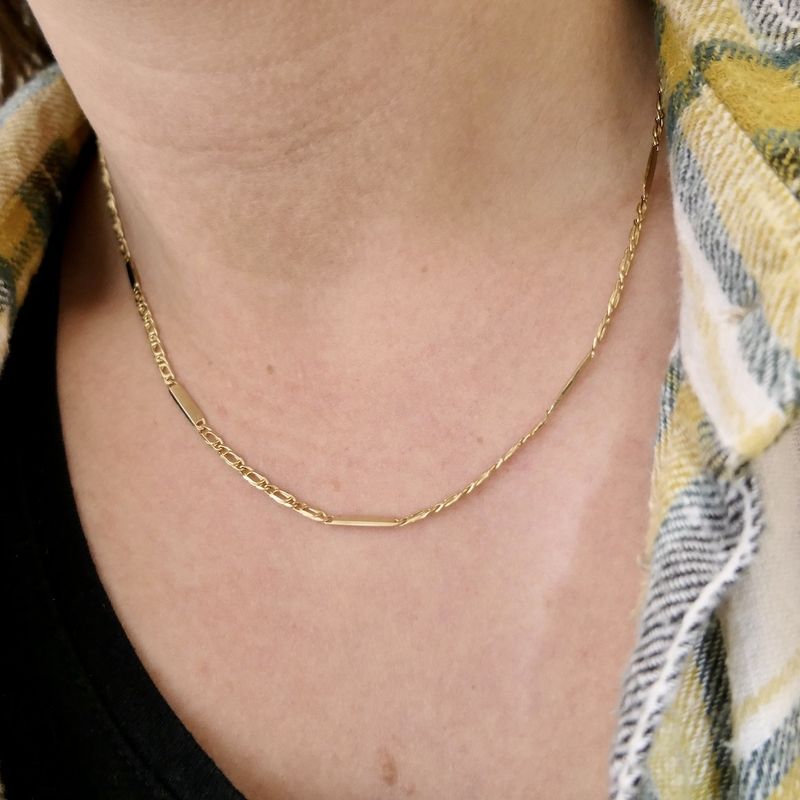 Image 9 of Gold closed figaro link chain | 46 cm