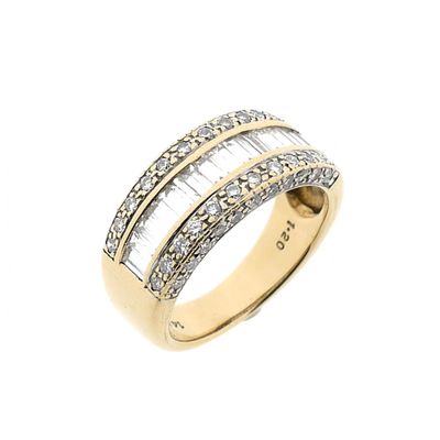 Image 1 of Gold ring with diamonds; 1.20 ct.
