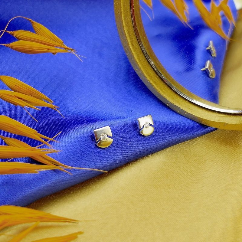 Image 2 of Bicolor gold stud earrings with zirconia