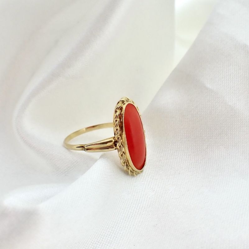 Image 5 of Gold ring with red coral | Vintage